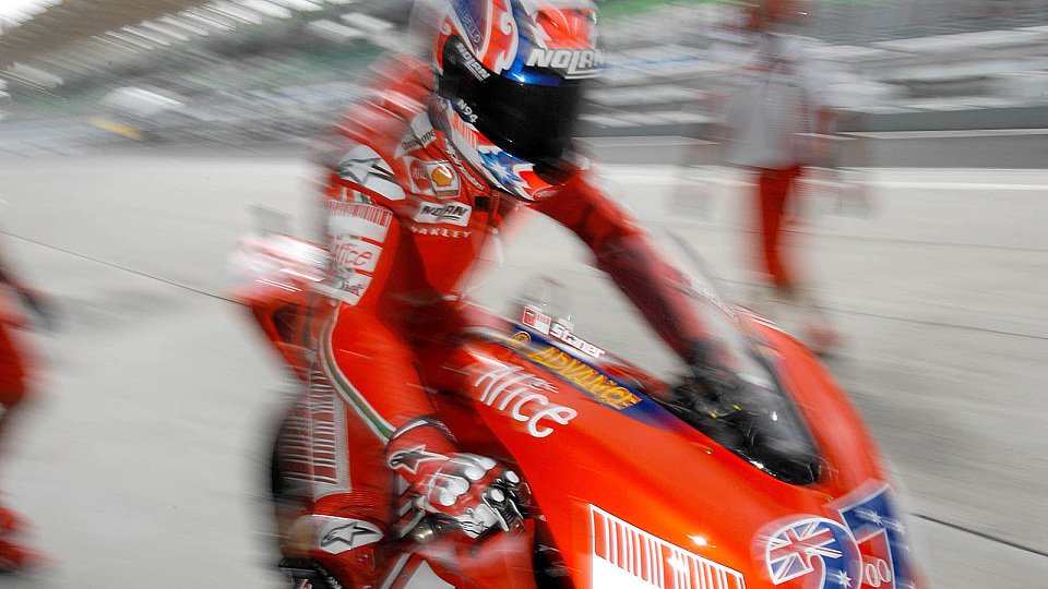 Am Ende war Casey Stoner etwas benommen, Foto: Ducati