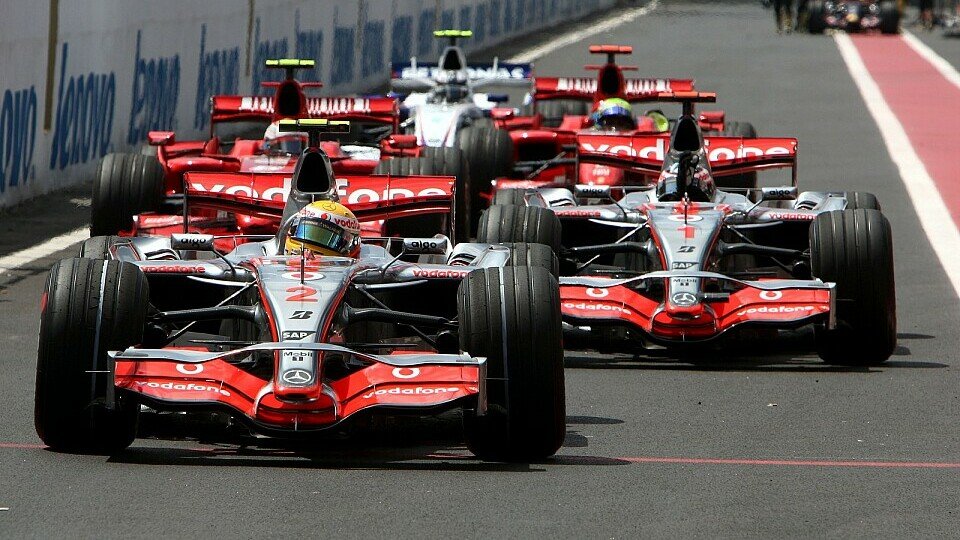 Das Duell Alonso gegen Hamilton beherrschte die Saison., Foto: Sutton
