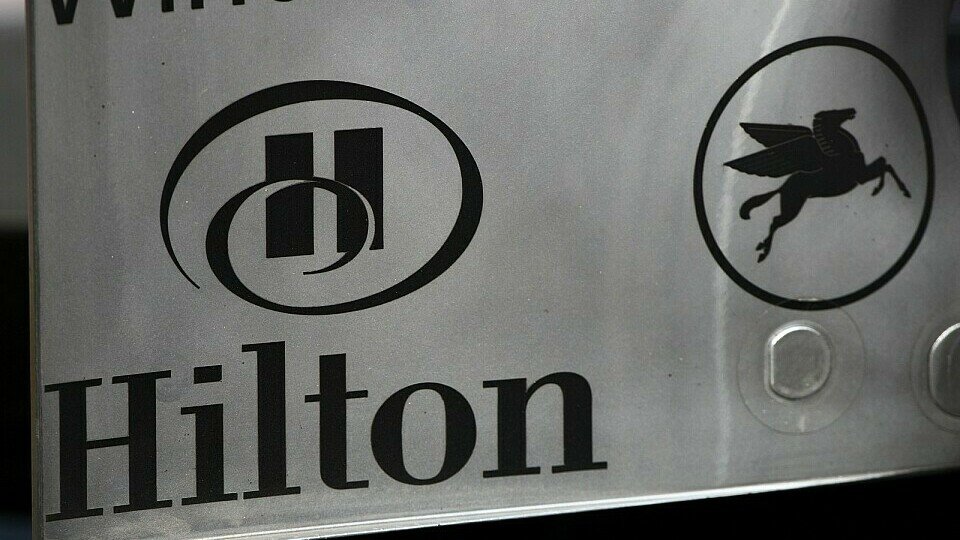 Am Wochenende wird erstmals das Logo Hiltons auf dem Seitenkasten zu sehen sein., Foto: Sutton