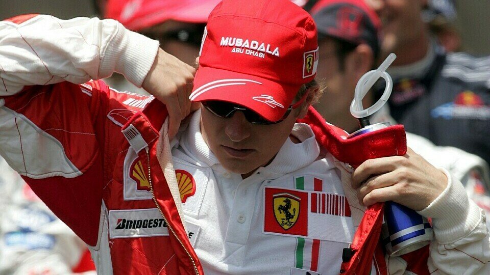Jacques Villeneuve kann bei Ferraris-Fahrerpaarung 2014 nur den Kopf schütteln., Foto: Sutton