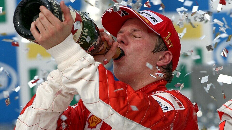 Kimi Räikkönen hat es geschafft: die meisten Siege, die meisten schnellsten Runden, den WM-Titel., Foto: Sutton