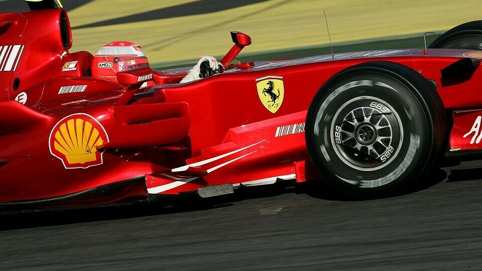 Michael Schumacher testet einen F2007 in Mugello., Foto: Bumstead/Sutton
