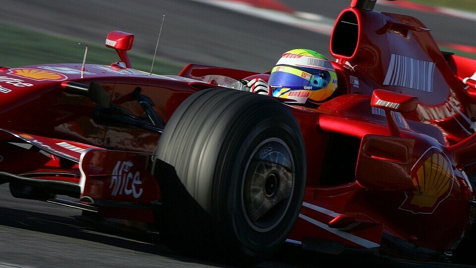 Massa hält Ferrari vorne., Foto: Hartley/Sutton