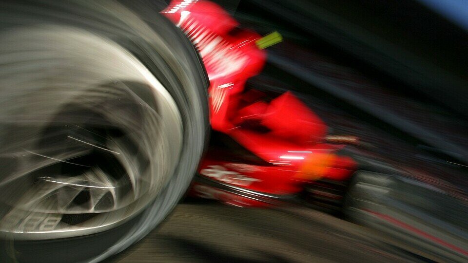 Die F1-Reifen drehen sich wieder., Foto: Hartley/Sutton