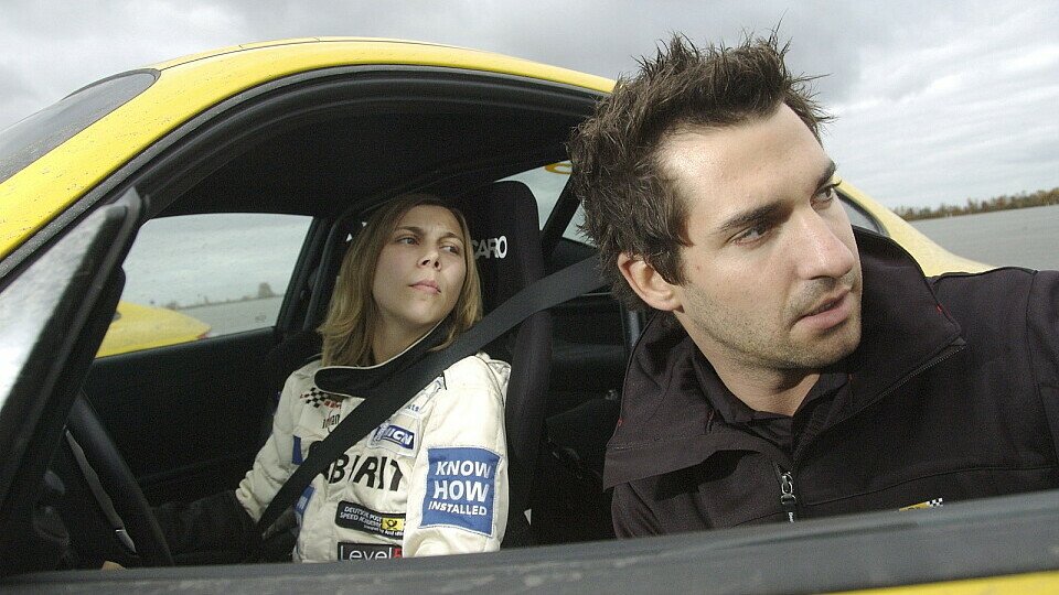 Steffi sitzt auch dieses Jahr in einem Porsche., Foto: Speed Academy