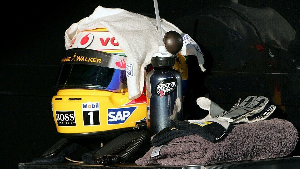 Lewis Hamilton stellt den Helm momentan auch gerne zur Seite, Foto: Sutton