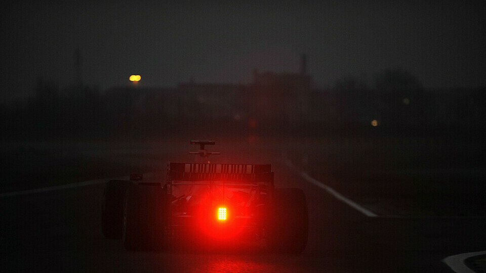 Auch Sepang schaltet das Licht aus..., Foto: Ferrari Press Office