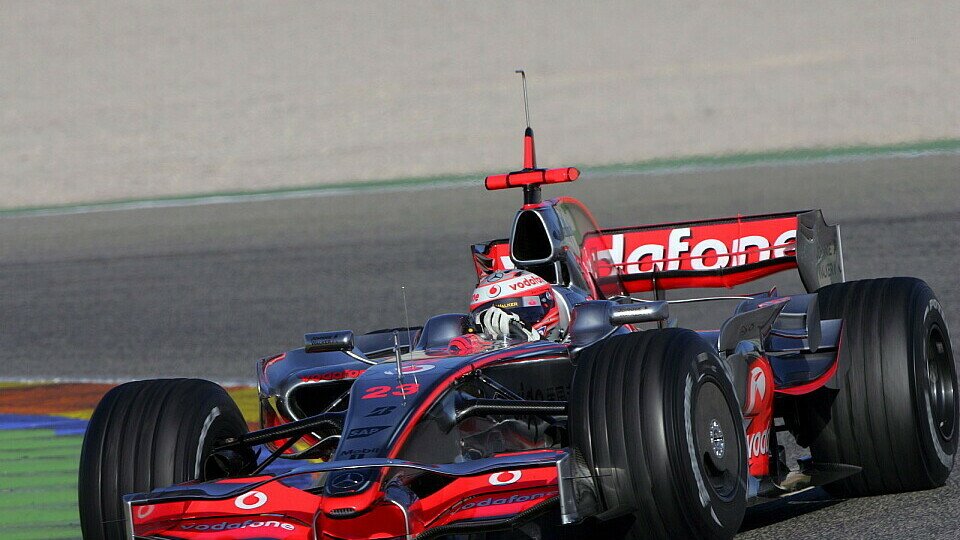 Heikki Kovalainen ist mit seinem neuen Auto zufrieden., Foto: Sutton