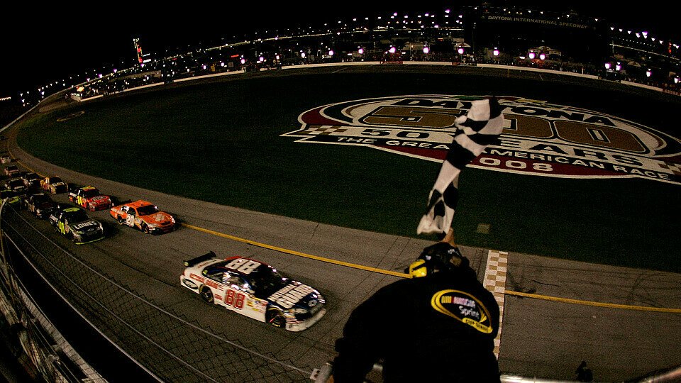 Der erste Sieg des Jahres., Foto: Sam Greenwood/Getty Images for NASCAR