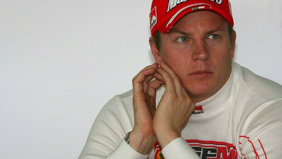 Kimi Räikkönen fühlt sich bei Ferrari sehr wohl., Foto: Ferrari Press Office