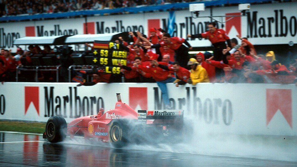 1996 holte Michael Schumacher in Barcelona seinen ersten Ferrari-Sieg, Foto: Sutton