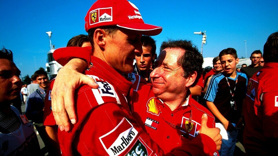 Michael Schumacher stärkt Jean Todt den Rücken., Foto: Sutton