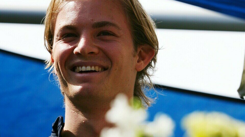 Nico Rosberg ist einfach glücklich..., Foto: Sutton