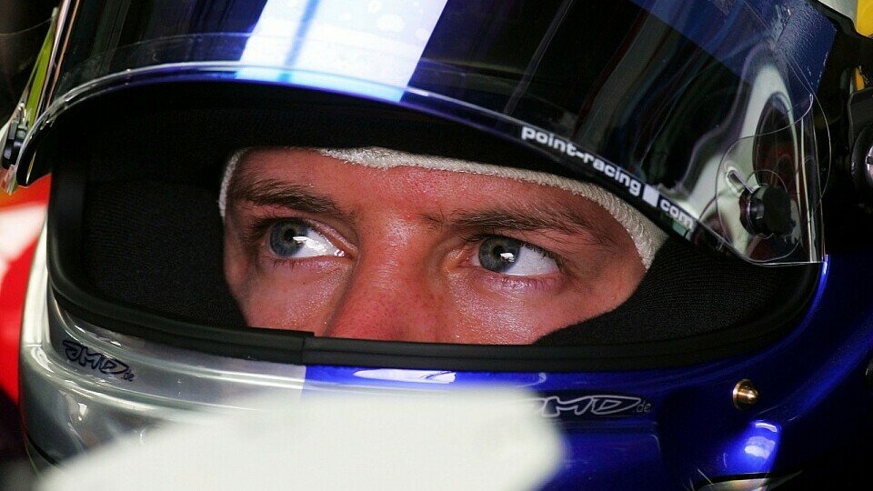 Sebastian Vettel war vom Ergebnis in Q2 begeistert, Foto: Sutton