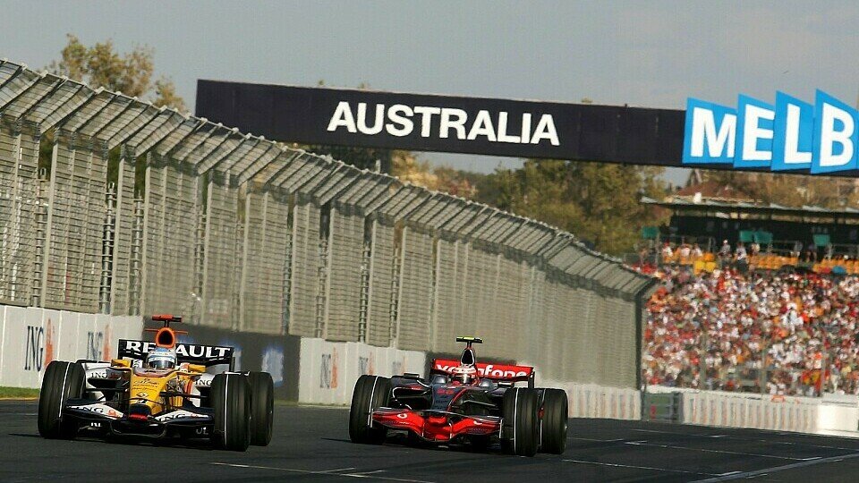 Flavio Briatore und Fernando Alonso hatten etwas zu lachen, Foto: Sutton