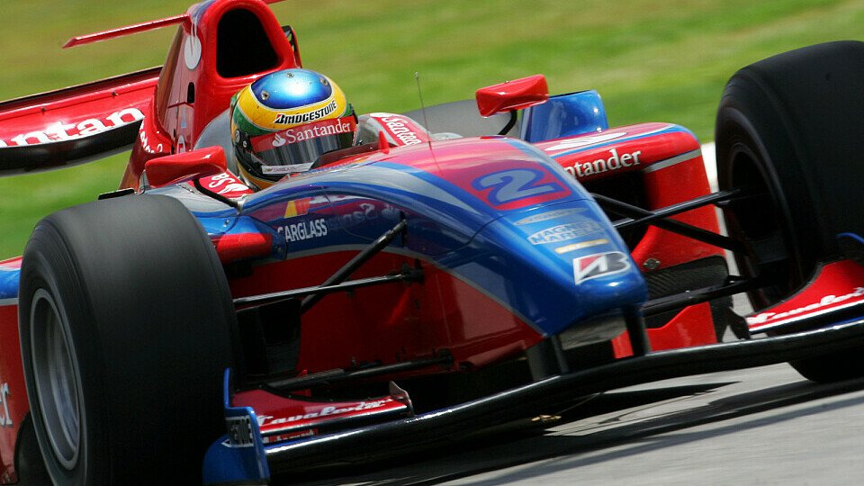Senna hat den GP2 Asia Titel weiter im Visier., Foto: Hartley/Sutton Senna hat den GP2 Asia Titel weiter im Visier., Foto: Hartley/Sutton