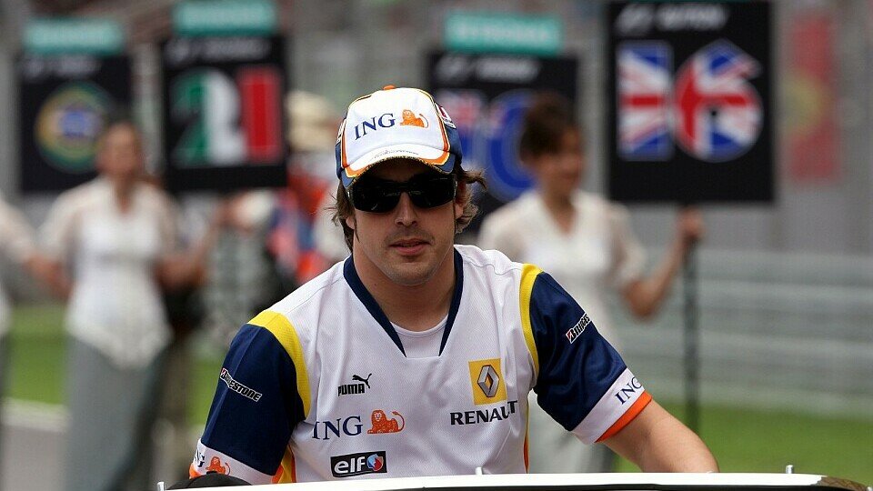 Fernando Alonso glaubt an den Weg nach vorne, Foto: Sutton