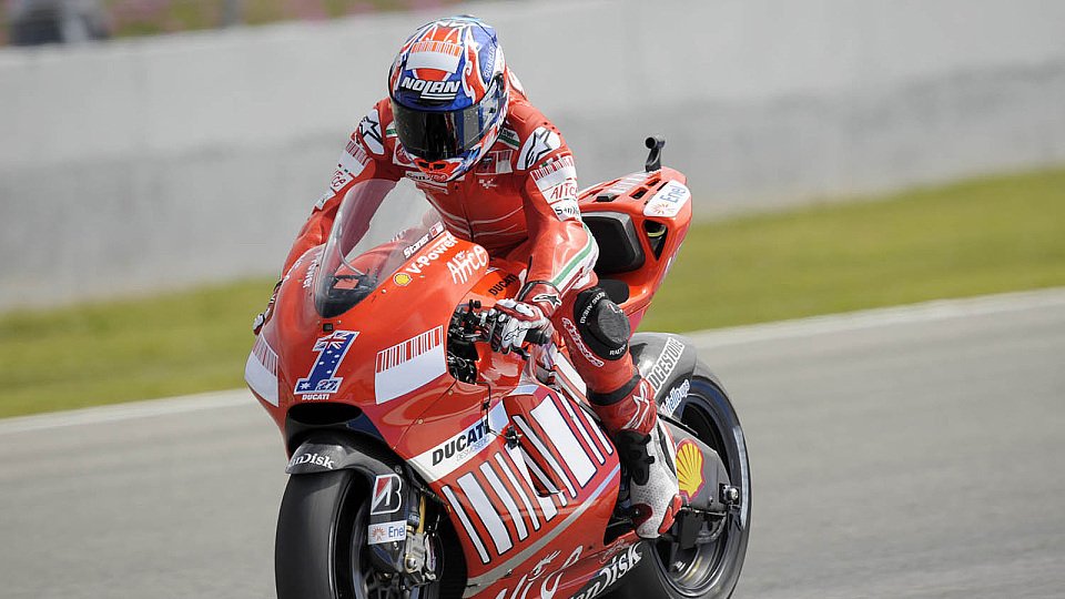 Casey Stoner will im Warm-up noch ein paar Dinge probieren, Foto: Ducati