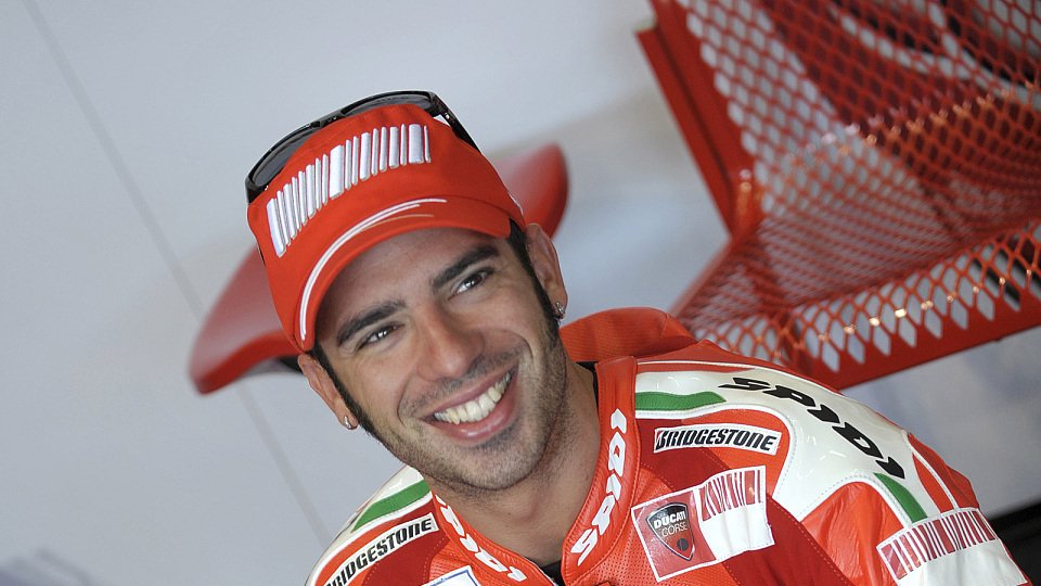 Marco Melandri soll bald wieder Grund zum Lachen haben, Foto: Ducati