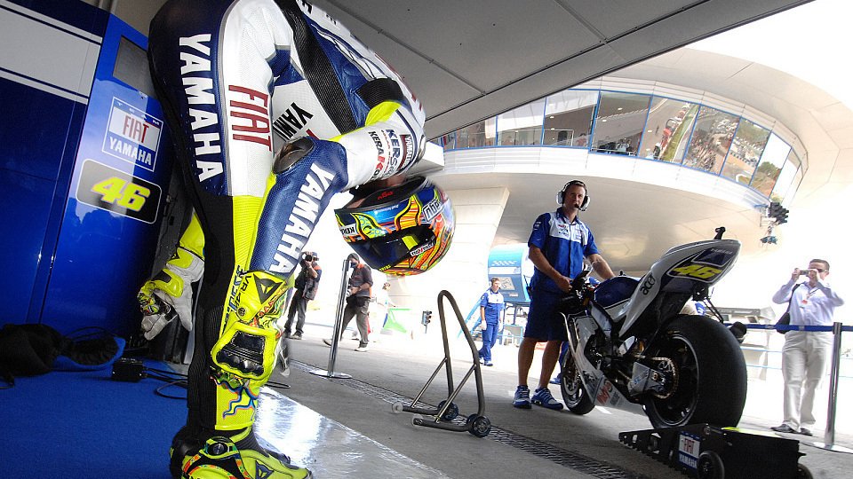 Valentino Rossi glaubt durchaus, dass Michelin durch seinen Abgang motiviert wurde, Foto: Fiat Yamaha