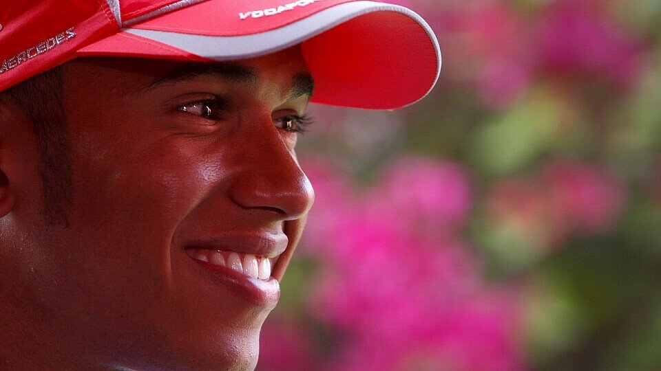 Lewis Hamilton kann wieder Lachen, Foto: WilliamsF1