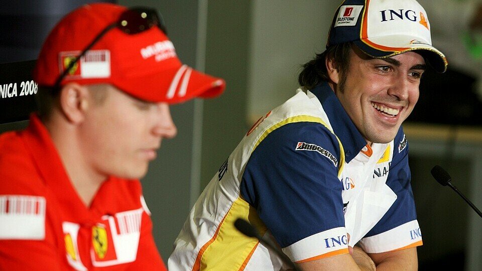 Fernando Alonso und Kimi Räikkönen interessiert der Ausgang des WM-Kampfs herzlich wenig., Foto: Sutton