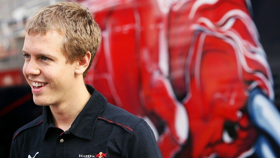 Immer für ein Lächeln zu haben: Sebastian Vettel., Foto: Sutton