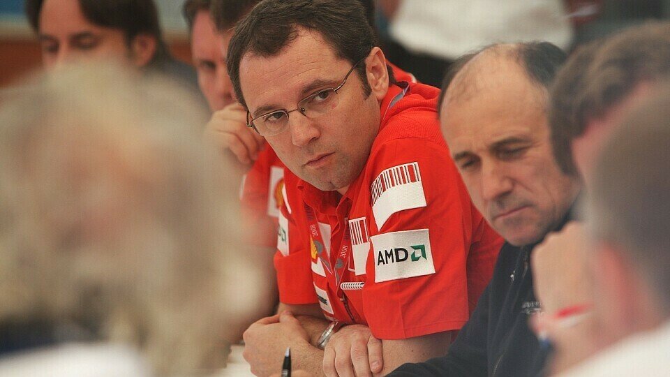 Die Teamchefs diskutieren über etwaige Änderungen an der Formel 1., Foto: Sutton