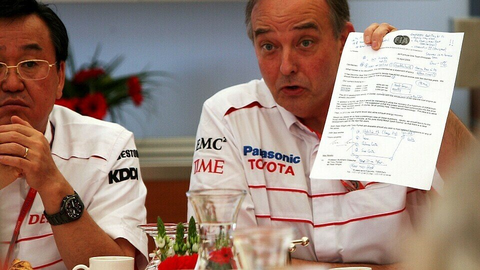 John Howett rechnet nicht damit, dass Toyota KERS von Saisonbeginn weg im Einsatz hat, Foto: Sutton