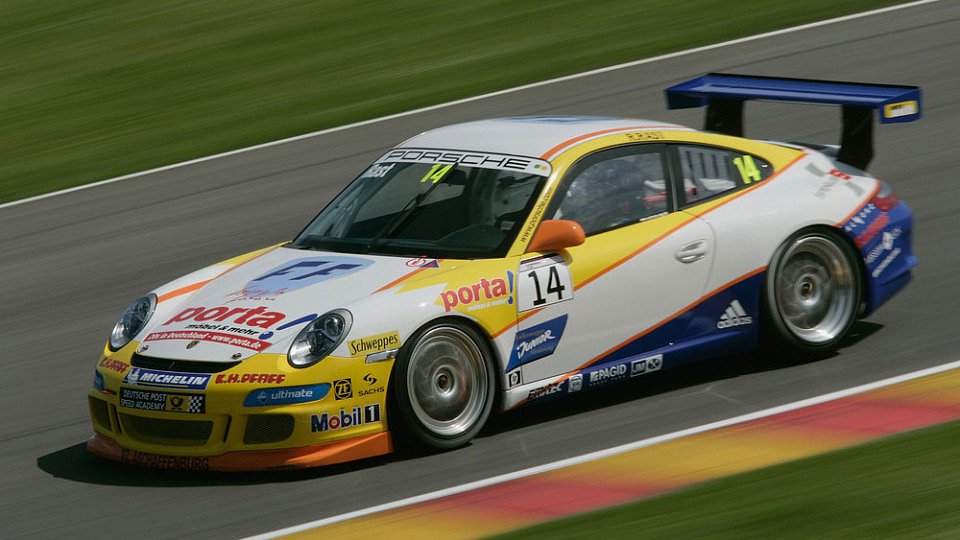 René Rast schnappte sich den Sieg in der ersten Wertungsrunde., Foto: Porsche