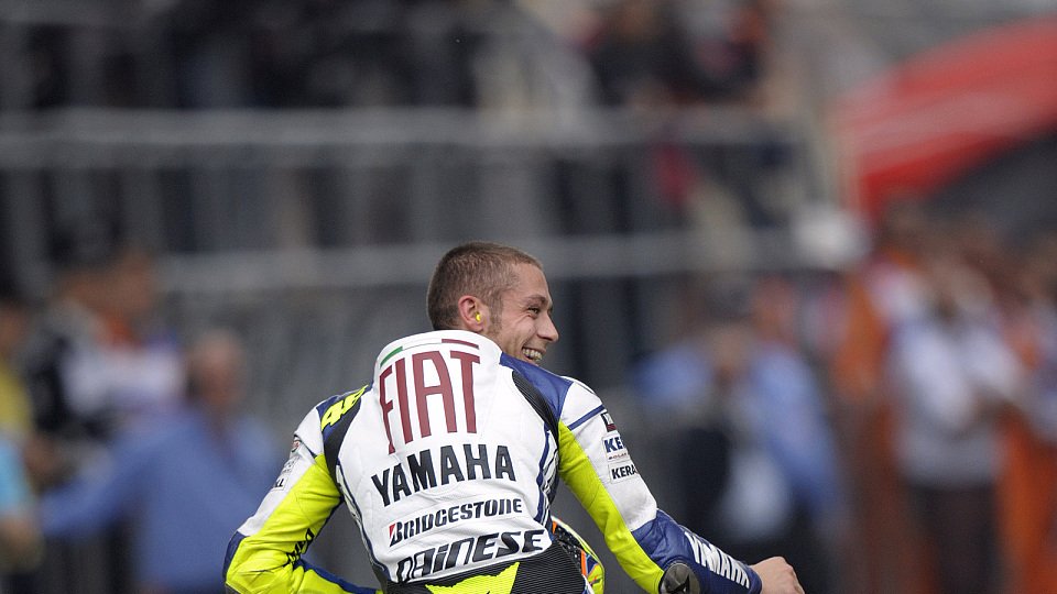 Valentino Rossi kommt in bester Stimmung nach Frankreich, Foto: Fiat Yamaha