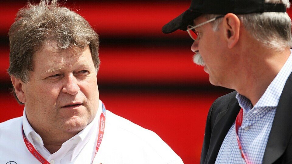 Norbert Haug sieht McLaren im Vergleich zur Konkurrenz am meisten verbessert, Foto: Sutton