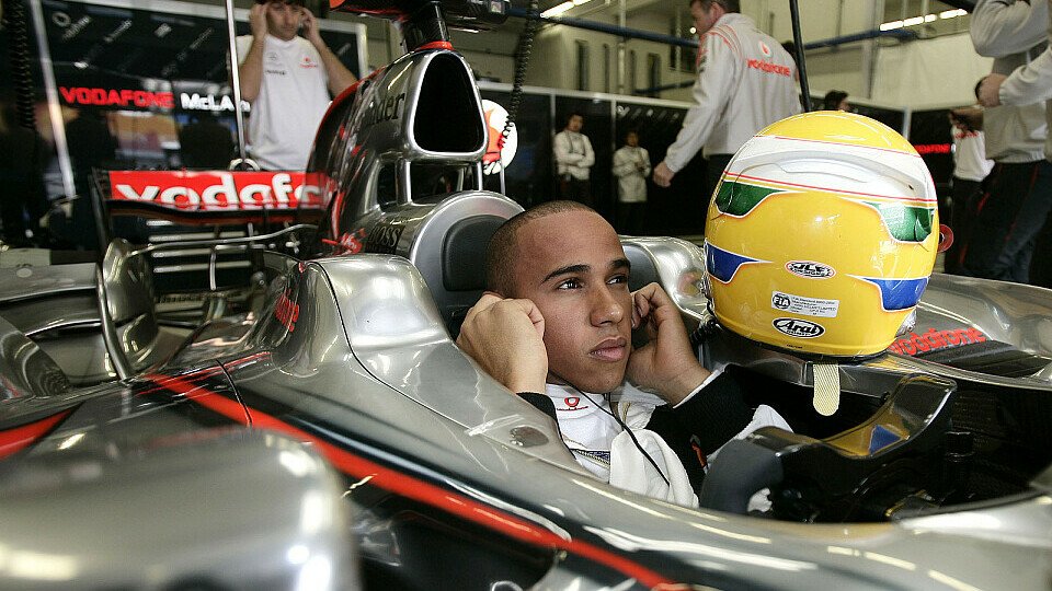 Lewis Hamilton bei der Arbeit., Foto: McLaren