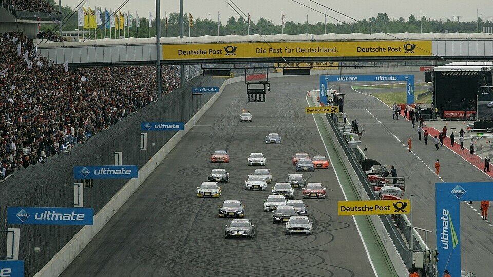 Bis mindestens 2013 ist die DTM in der Lausitz zu Gast, Foto: Sutton Bis mindestens 2013 ist die DTM in der Lausitz zu Gast, Foto: Sutton