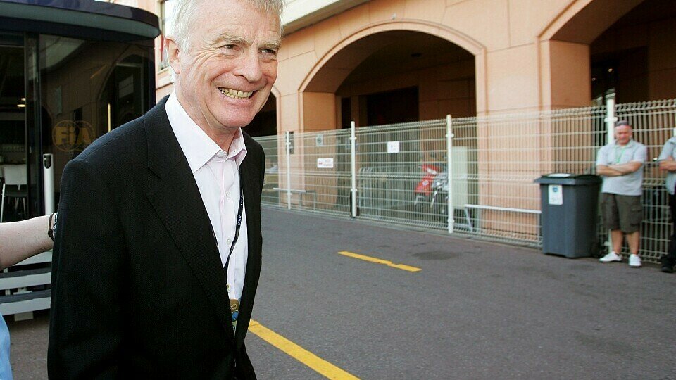 Max Mosley ist nach Monaco wieder im F1-Fahrerlager von Monza., Foto: Sutton