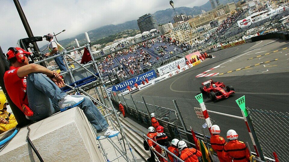 F1 in Monaco: auch Schumacher gefällt es., Foto: Sutton