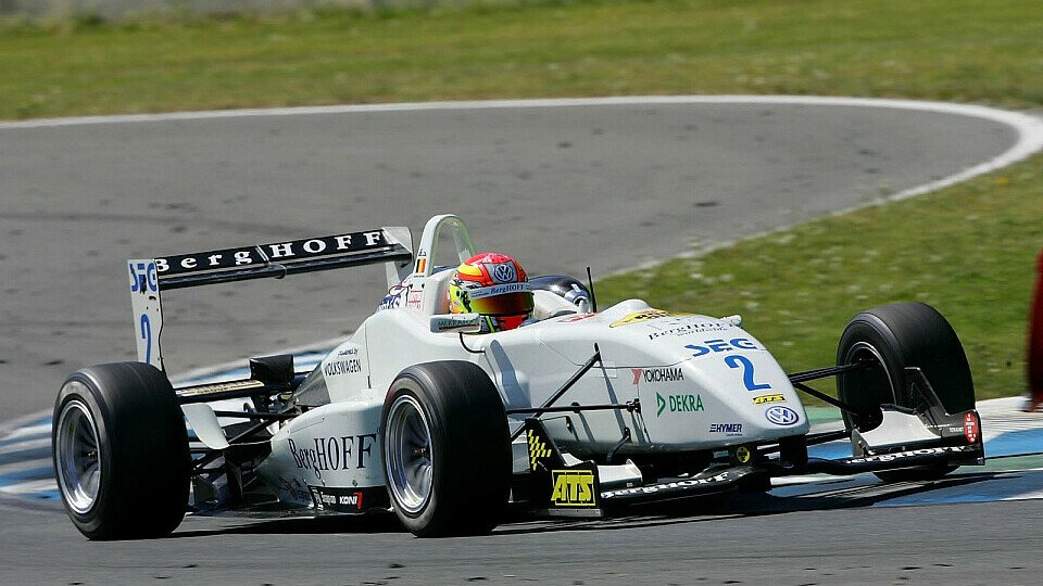 Vanthoor steht auf Pole in Rennen 1., Foto: F3 Cup Vanthoor steht auf Pole in Rennen 1., Foto: F3 Cup