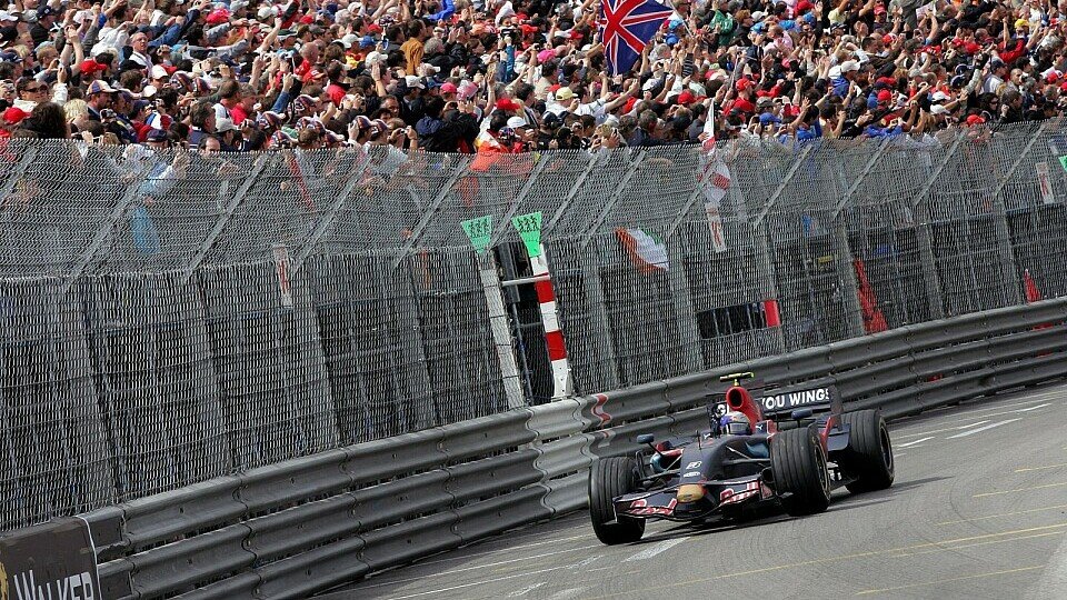 Sebastian Vettel schaffte den Sprung in die Punkte., Foto: Sutton