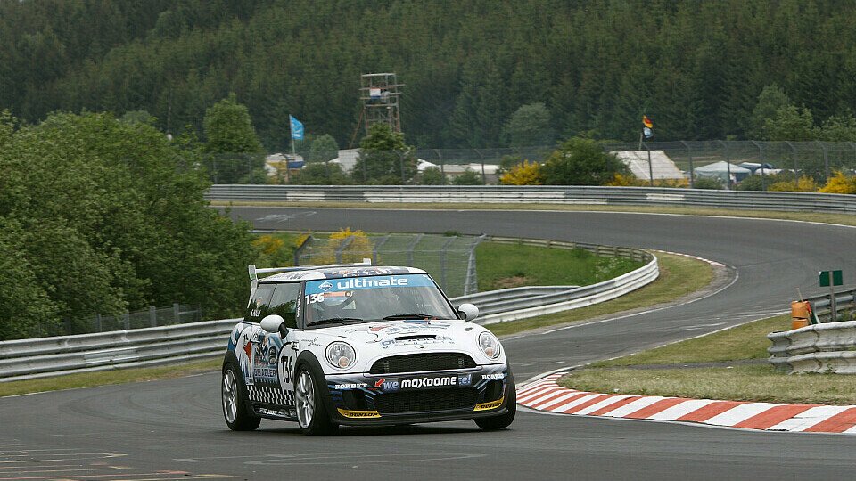 Mit dem Mini über die Nordschleife - eine ganz besondere Herausforderung., Foto: Steffi Halm Mit dem Mini über die Nordschleife - eine ganz besondere Herausforderung., Foto: Steffi Halm