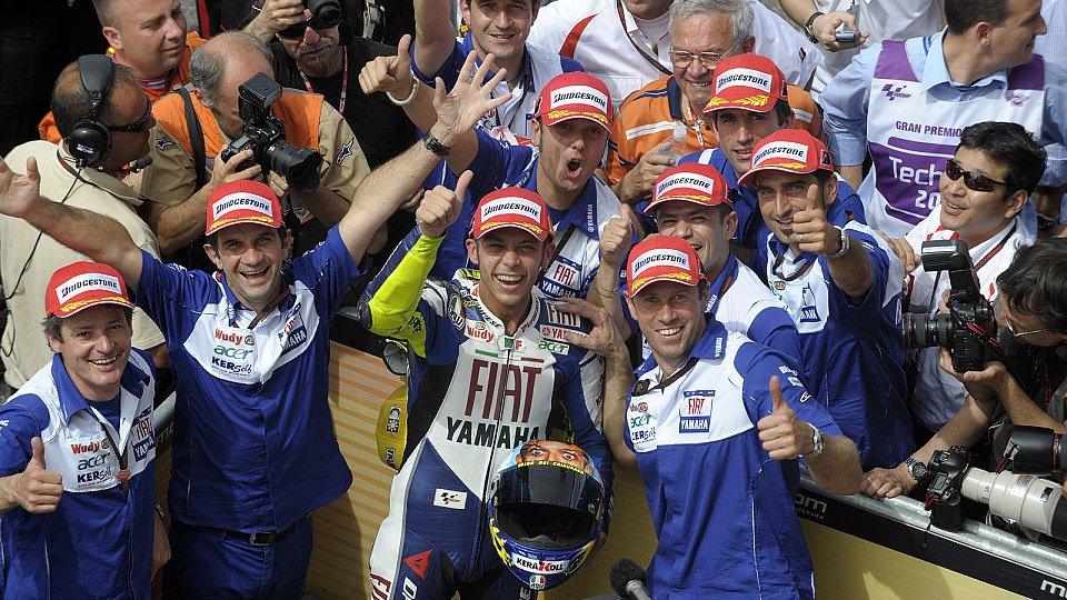 Valentino Rossi und sein Team sind noch im Hoch, Foto: Fiat Yamaha