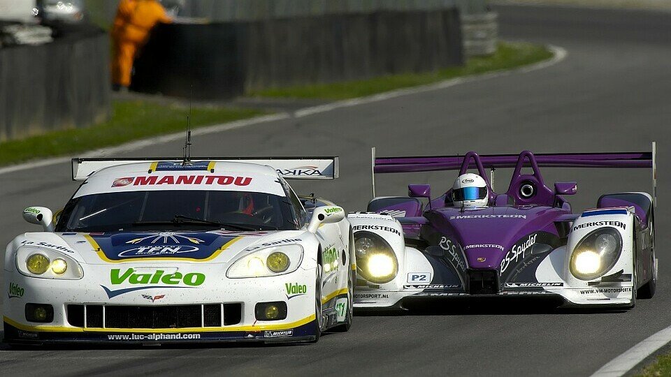 Porsche beim Finale, Foto: Sutton