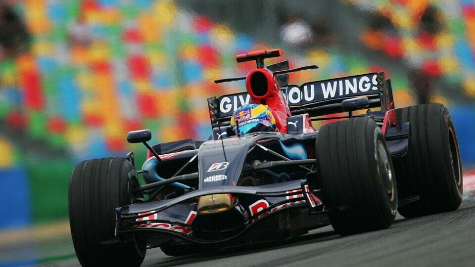 Für Sebastien Bourdais war der Freitag eine Mischung aus Genuss und Anstrengung, Foto: Sutton