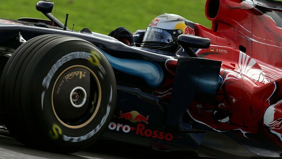 Sebastian Vettel fühlt sich in Magny Cours wohl., Foto: Sutton