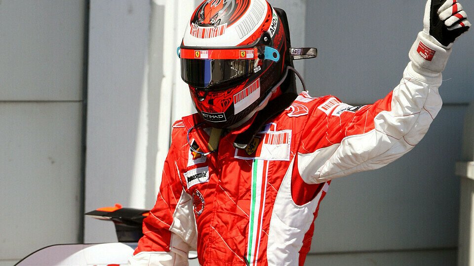 Kimi Räikkönen war zufrieden, wollte aber erst den Sonntag abwarten, Foto: Sutton