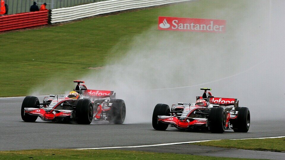 Heikki Kovalainen konnte sich nicht lange wehren, Foto: Sutton
