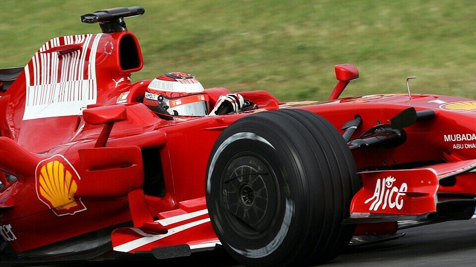 Kimi Räikkönen will seinen Vertrag bei Ferrari erfüllen, Foto: Rossbach/Sutton