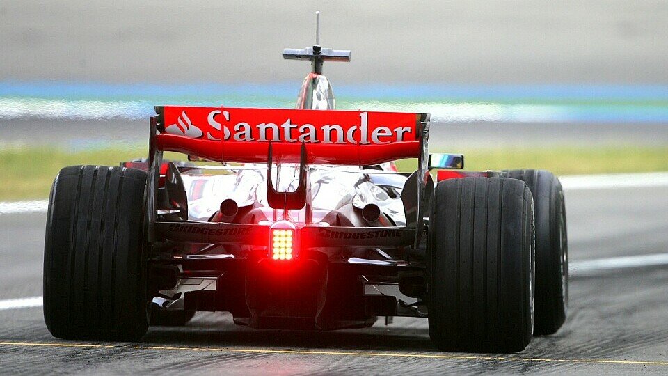 Lewis Hamilton zeigte der Konkurrenz wieder die Rücklichter, Foto: Patching/Sutton