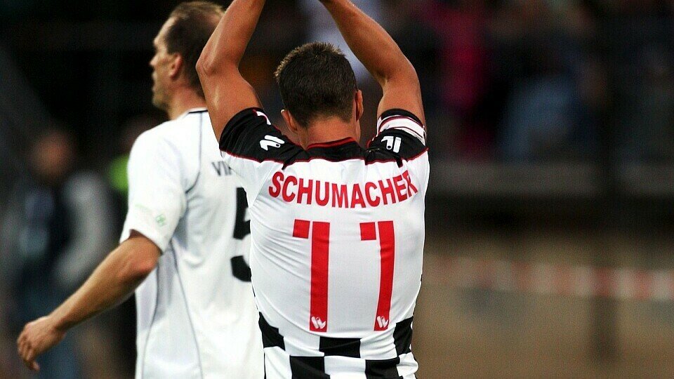 Michael Schumachers Leidenschaft ist auch der Fußball, Foto: Sutton