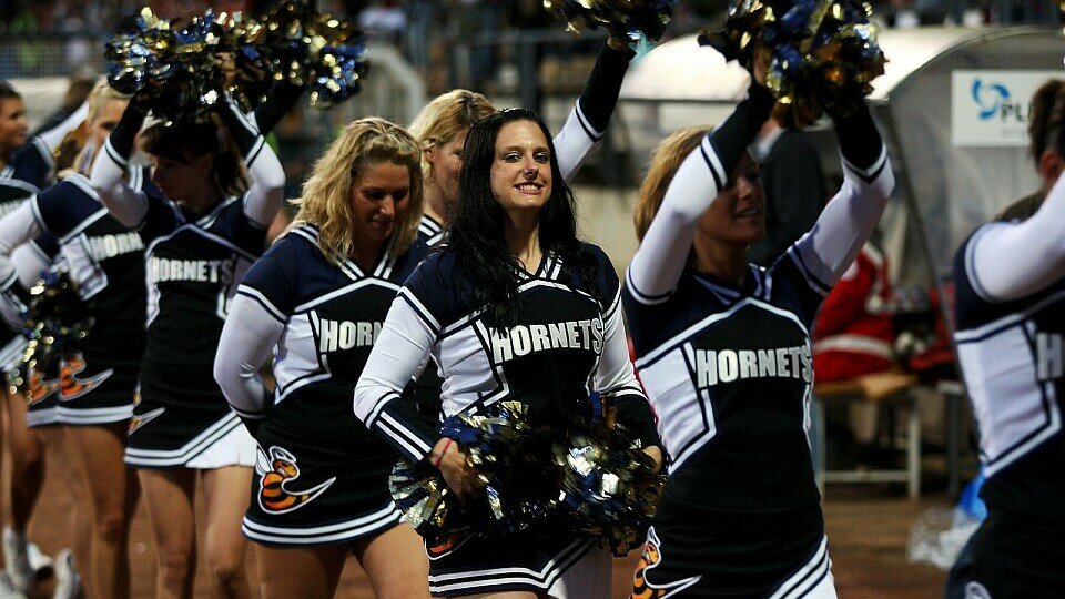 Die Cheerleader waren begeistert, Foto: Sutton