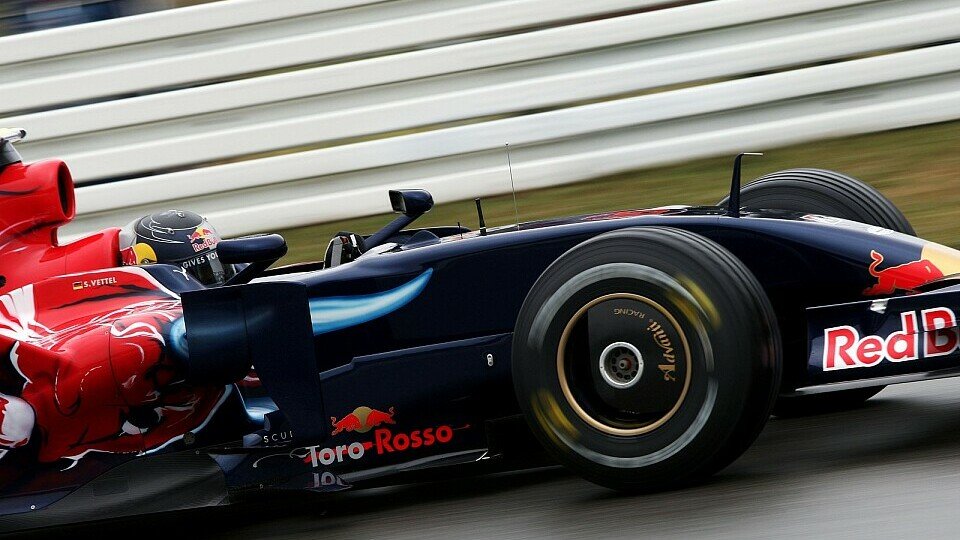 Vettel fuhr die erste Valencia-Bestzeit., Foto: Sutton